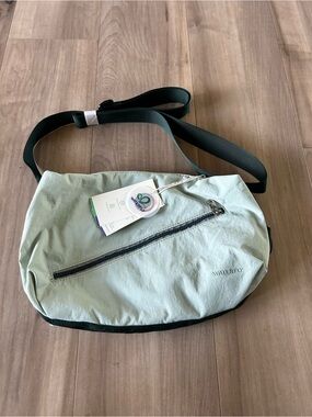 WATERFLY GREEN CROSS BODY SHOULDER BAG Adjustable NWT Hiking Travel